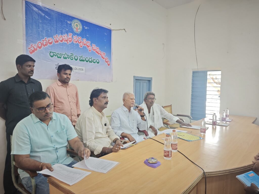 80 విద్యుత్ స్తంభాలను వెంటనే పునరుద్ధరించాలి–ఎమ్మెల్యే వరద