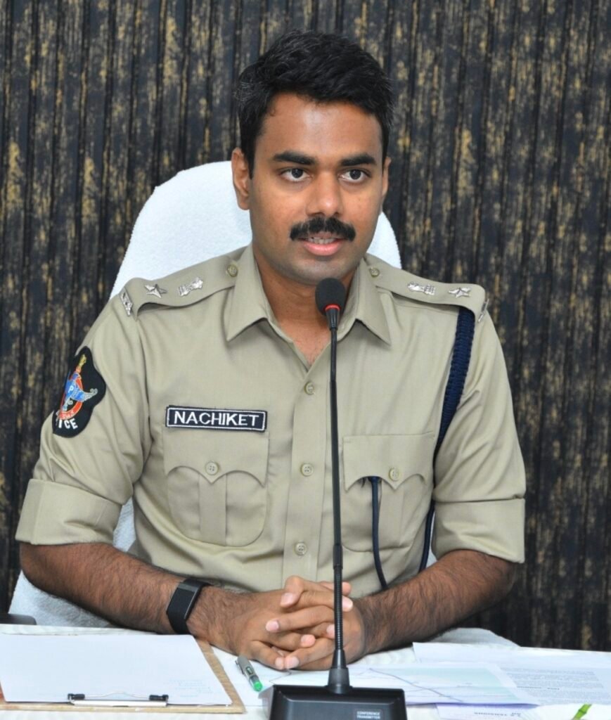 హెల్మెట్ తప్పనిసరిగా ధరించాలి –జిల్లా ఎస్పీ