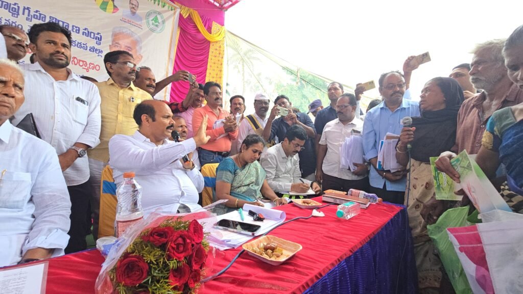 హౌసింగ్ అక్రమాలపై ఉక్కుపాదం .. మంత్రి