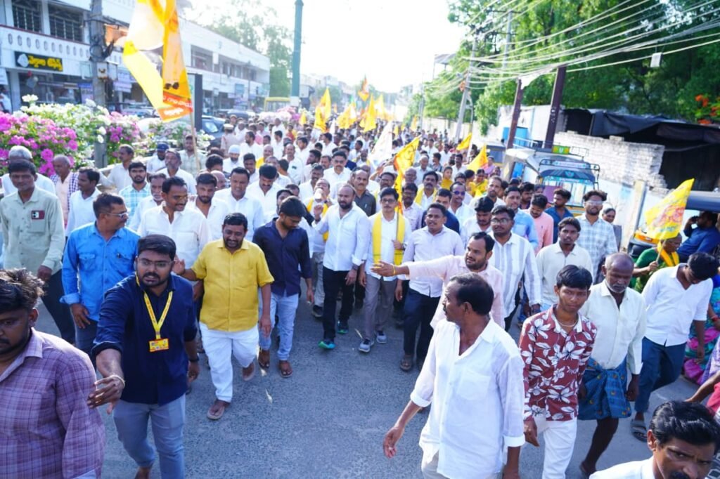 విజయవంతంగా..   విజయోత్సవ ర్యాలీ..