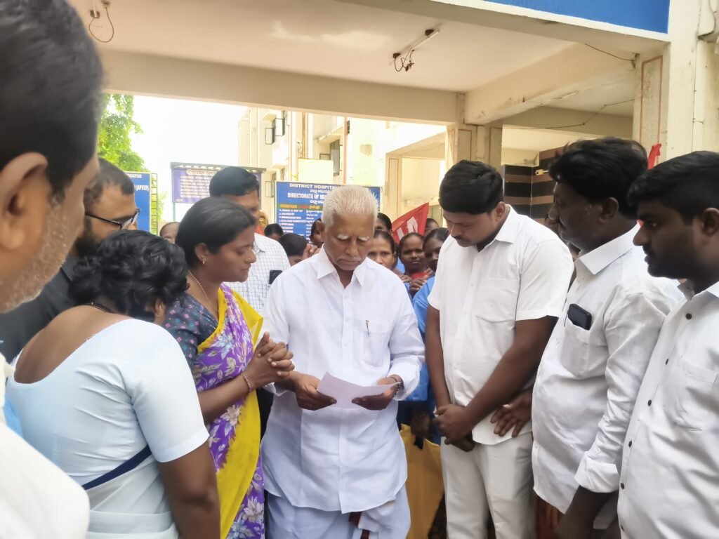 ఆప్కాసు ఉద్యోగులకు ఉద్యోగ   భద్రత జీతాలు పెంపు కోసం ఎమ్మెల్యే  కు వినతి