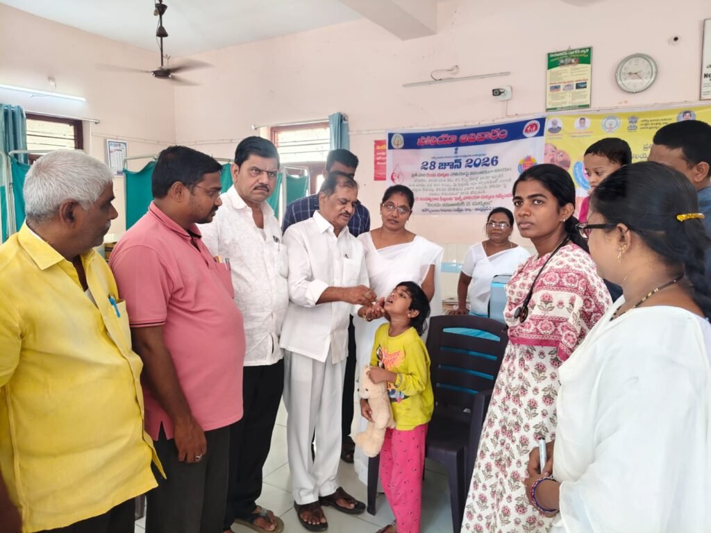 పల్స్ పోలియో లో పాల్గొన్న మాజీ ఎమ్మెల్యే మల్లెల లింగారెడ్డి 