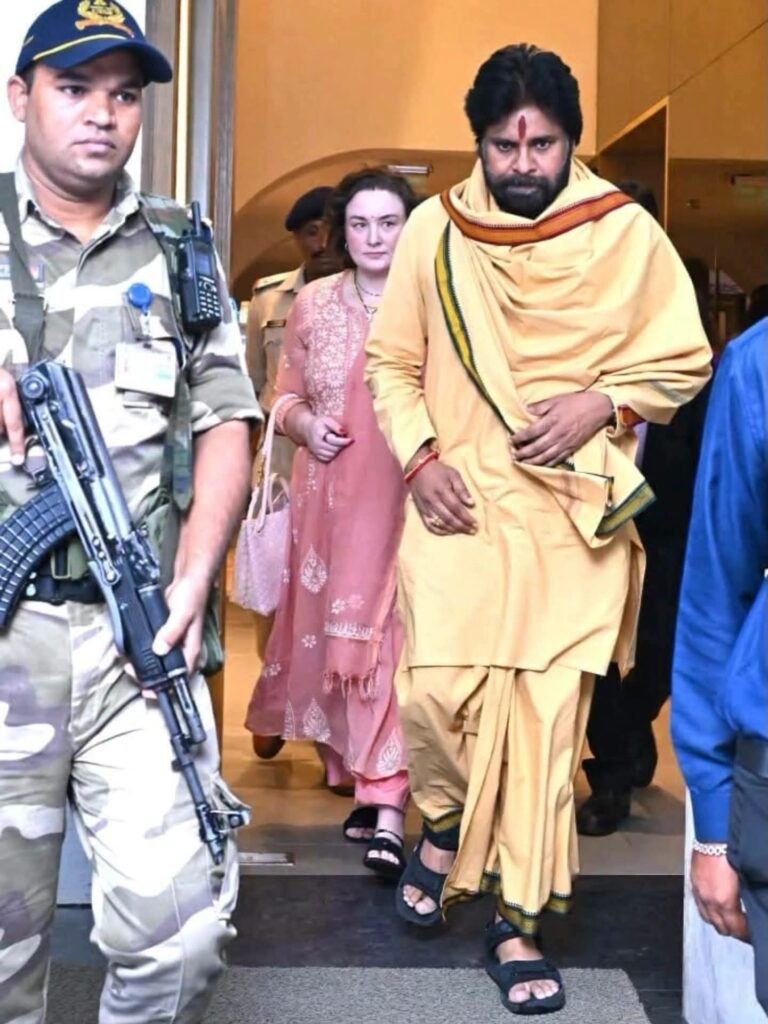 చికిత్స కోసం ముంబై కు  చేరుకున్న డిప్యూటీ సీఎం పవన్