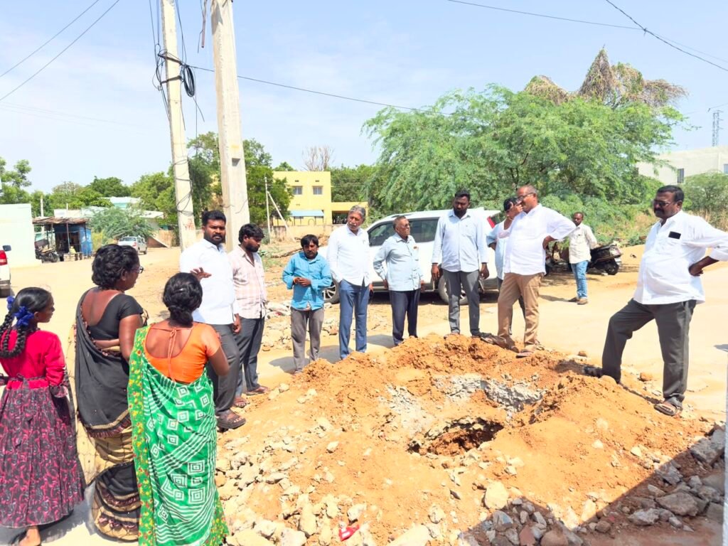 సమస్యల పరిష్కరమే ధ్యేయంగా వార్డుల్లో పర్యటన : వైయస్ మనోహర్ రెడ్డి