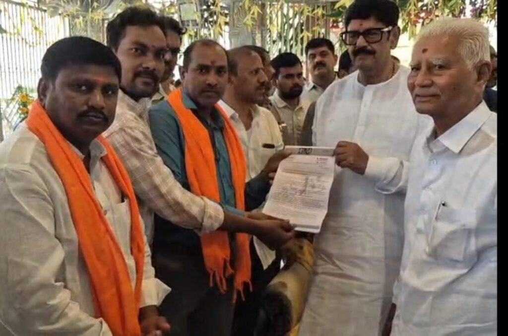 పాత మార్కెట్ లోని   పోతురాజు గడ్డను పరిరక్షించాలి