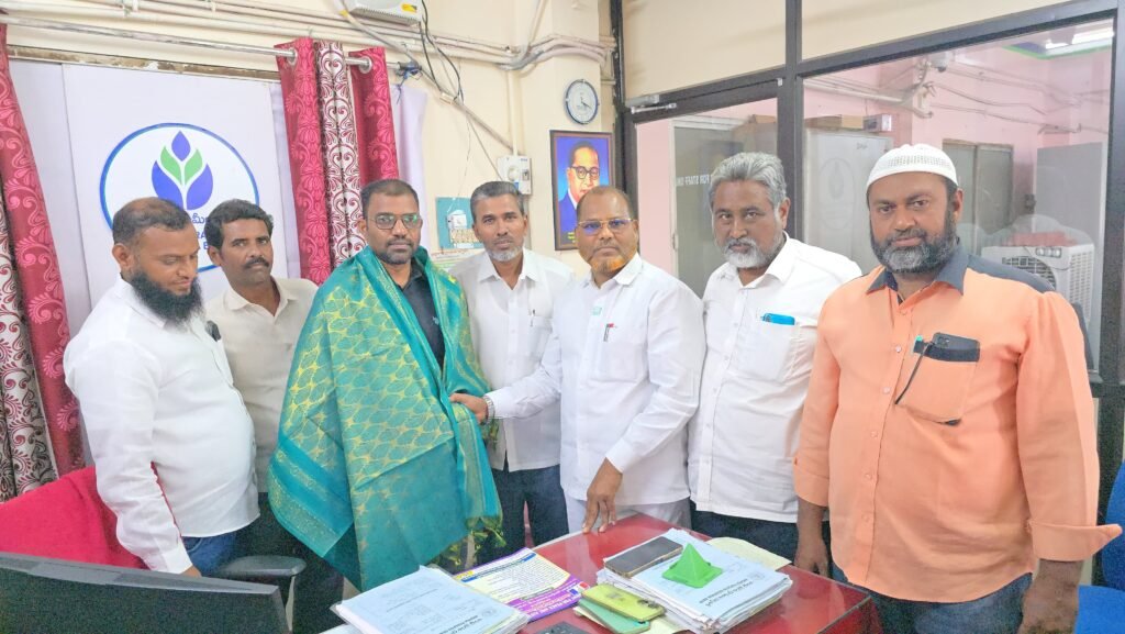 ఆంధ్రప్రదేశ్ గ్రామీణ బ్యాంక్ నూతన మేనేజర్‌కు ఘన సన్మానం