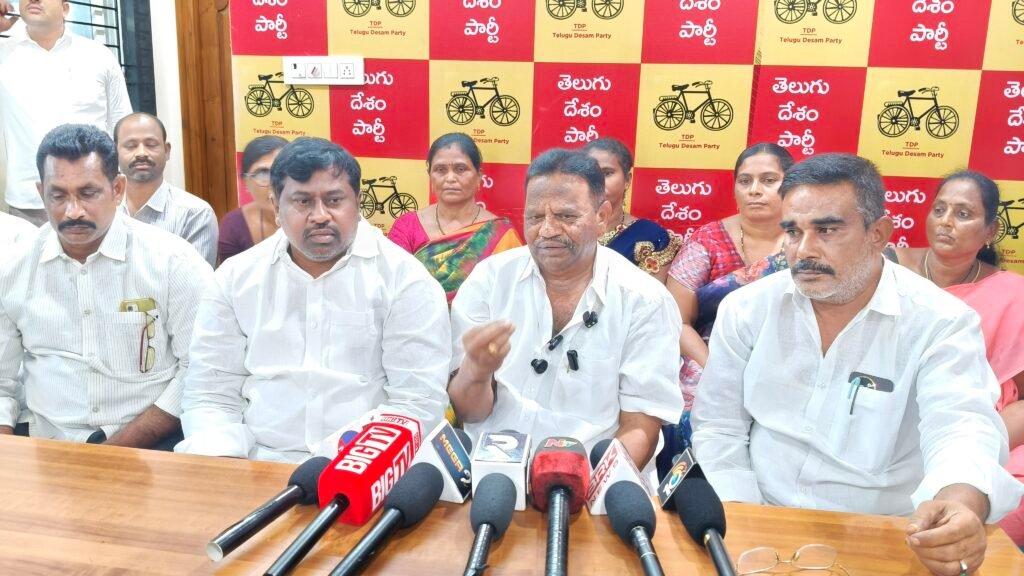 పంచాయతీలను విలీనం చేసి ప్రొద్దుటూరుకు కార్పొరేషన్ హోదా కల్పించాలి