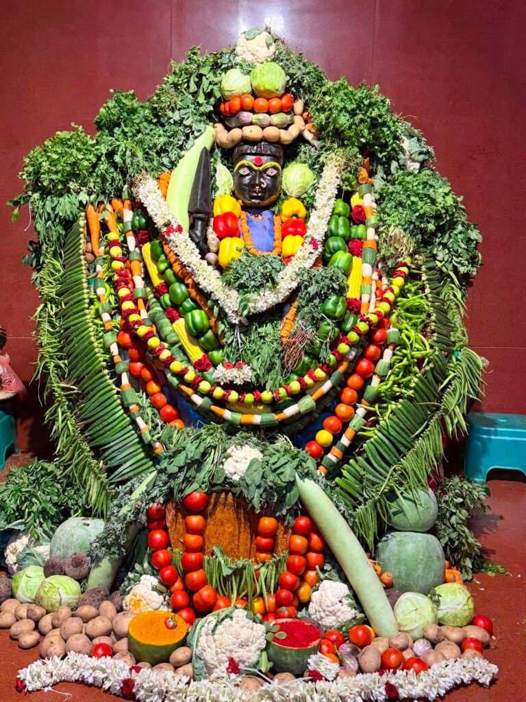 శ్రీ శాకాంబరి దేవి అలంకరణలో భక్తులకు దర్శనమిచ్చిన గంగమ్మ తల్లి