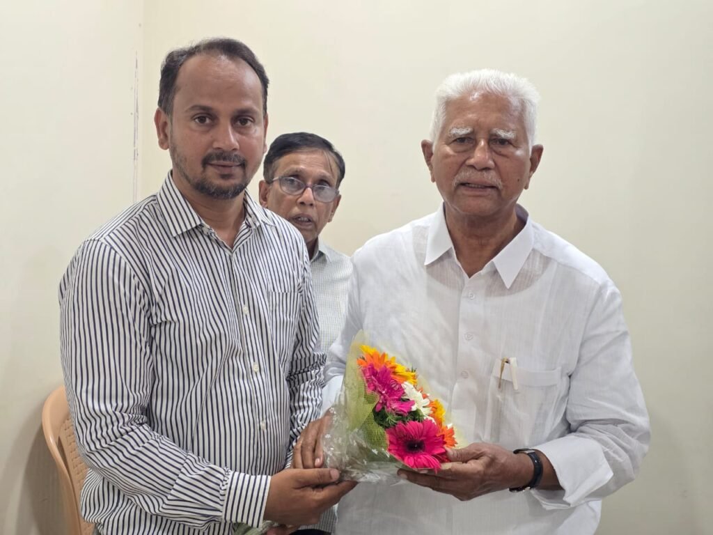 ఎమ్మెల్యేలను కలిసిన నూతన ఎన్‌ఫోర్స్‌మెంట్ డిప్యూటీ తహసిల్దార్