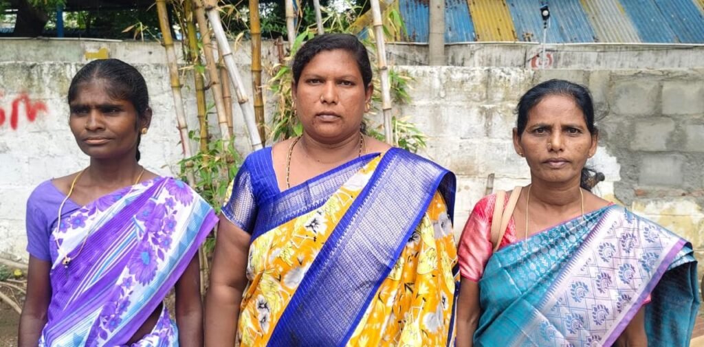 ఉదయాన్నే మద్యం దుకాణాలు తెరిచి అధిక ధరలకు విక్రయాలు..