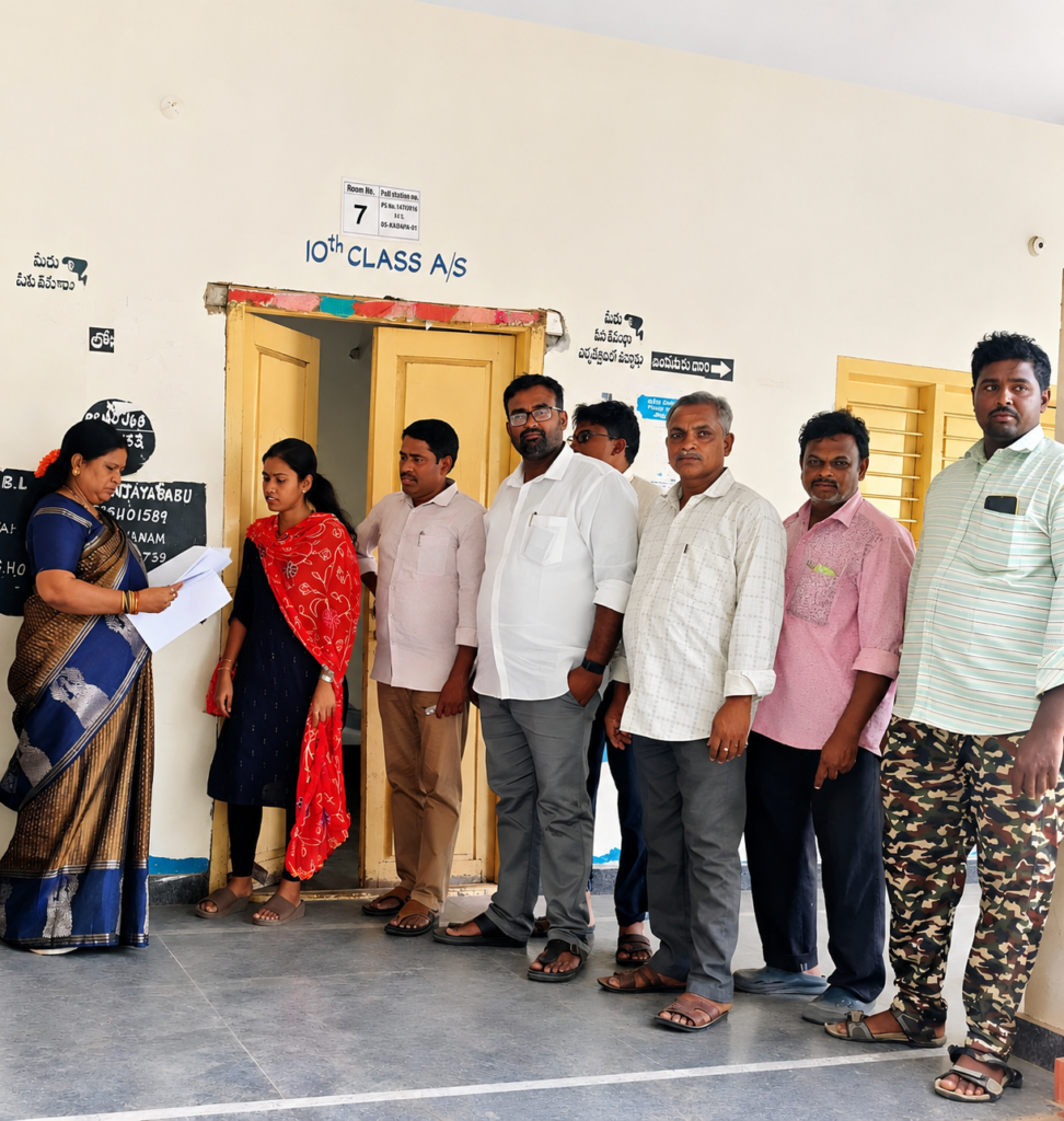 ఎస్‌ఐఆర్ చివరి రోజున చాపాడు మండలంలో పోలింగ్ బూత్ ల పరిశీలన