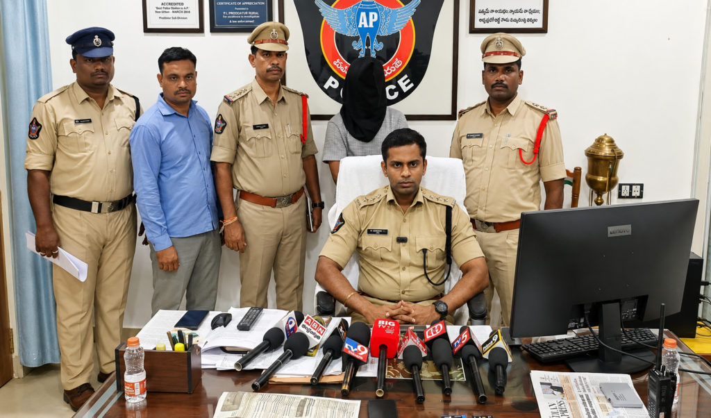 కార్డు మార్చి..ఖాతా ఖాళీ ..!
