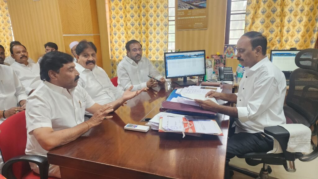 డీఆర్వోకు వైఎస్సార్సీపీ కోర్ కమిటీ ఫిర్యాదు