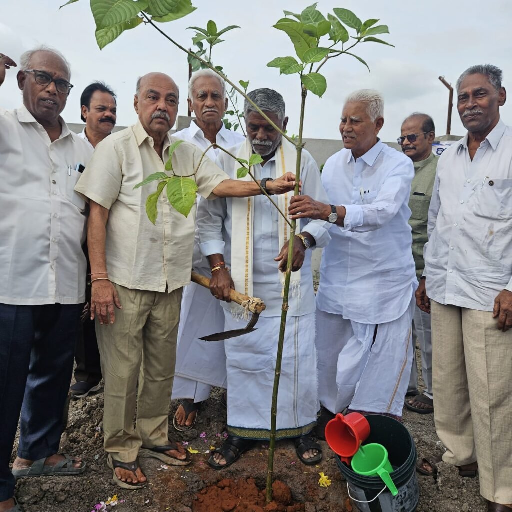 పర్యావరణ పరిరక్షణ ప్రతి ఒక్కరి బాధ్యత – ఎమ్మెల్యే  వరద