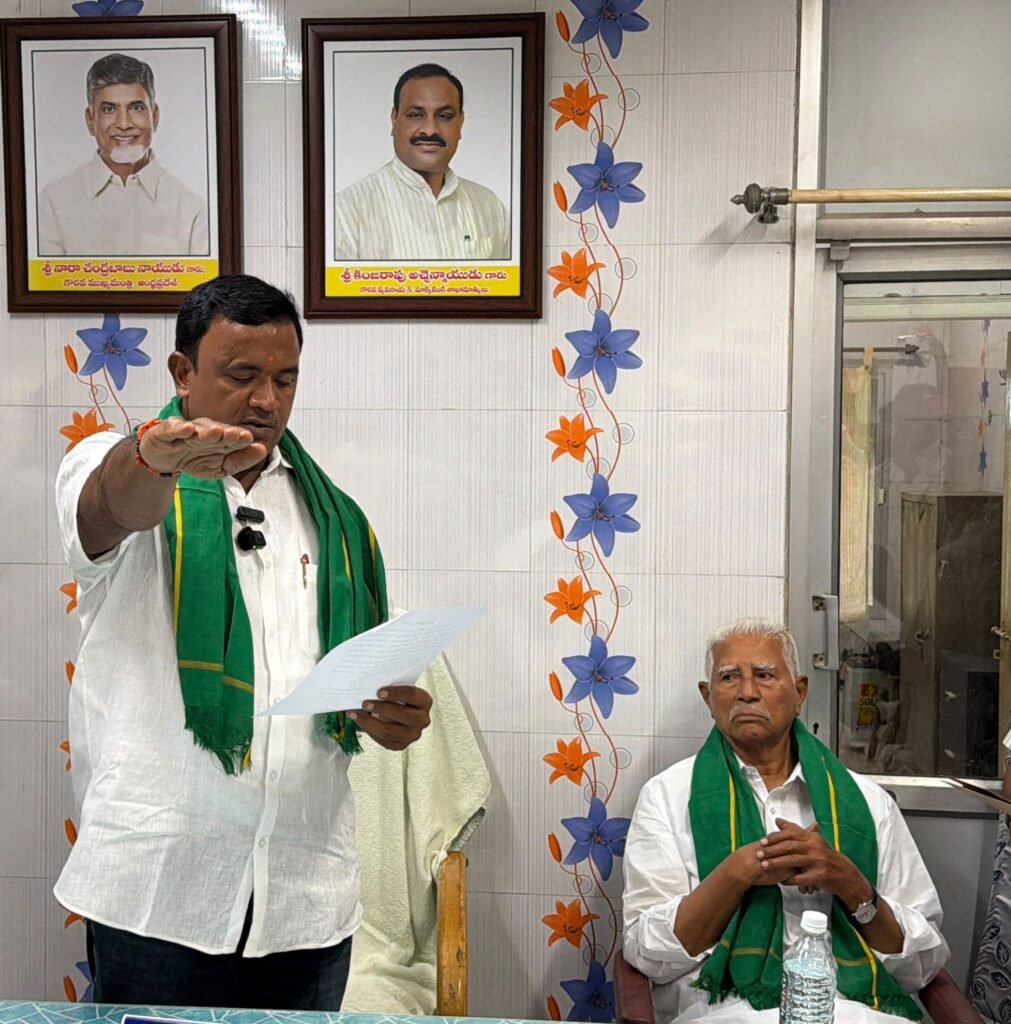 మార్కెట్ యార్డు కమిటీ ఇన్‌చార్జ్ ఛైర్మన్‌గా పట్నం లక్ష్మణ్ ప్రమాణ స్వీకారం