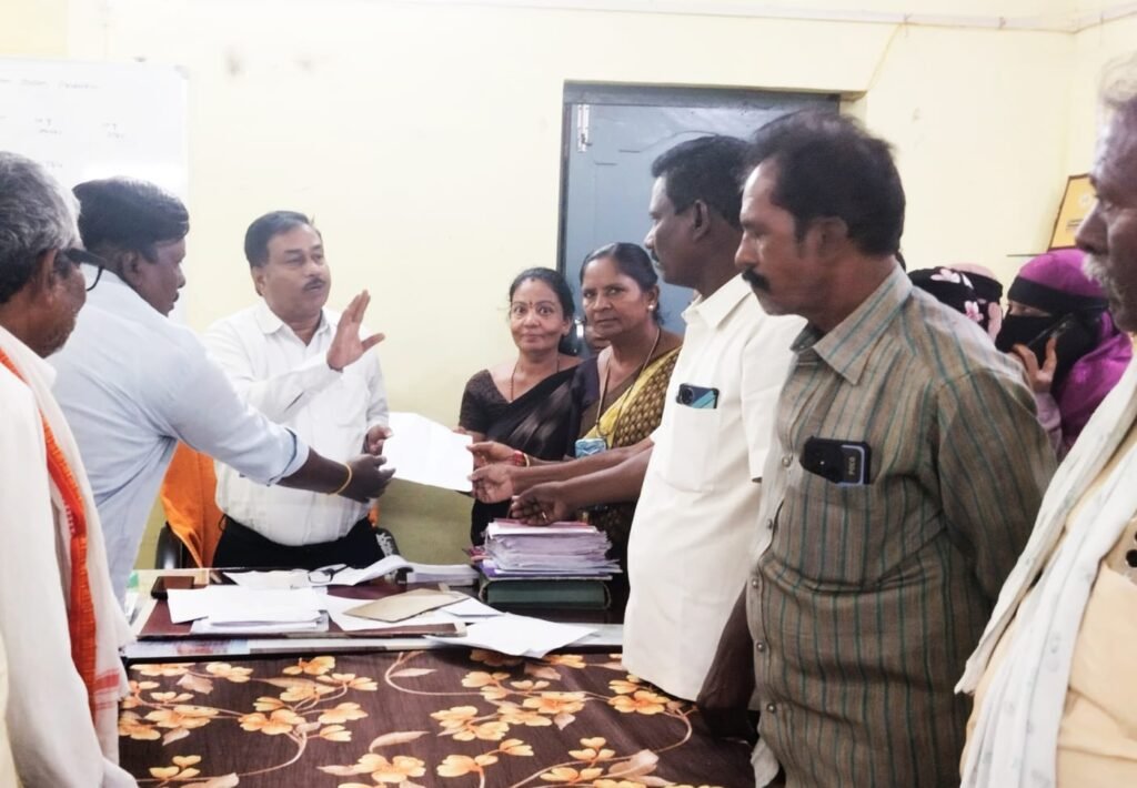 అమృతనగర్‌ లేఅవుట్‌లో విద్యుత్‌ సౌకర్యం కల్పించాలి