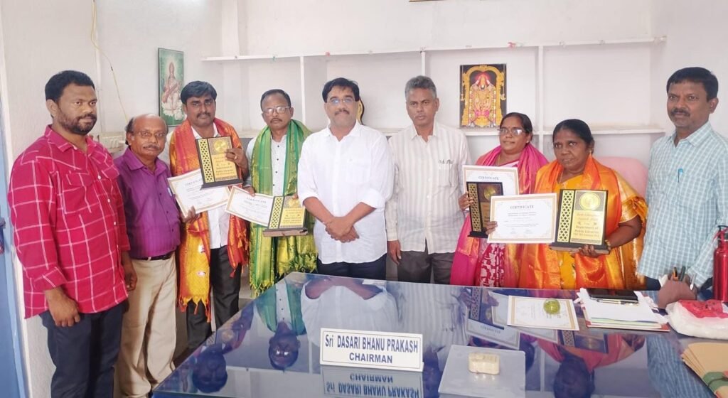 గ్రంథాలయ సేవల్లో ప్రతిభకు పట్టాభిషేకం