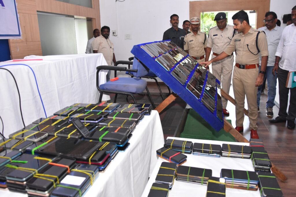 ఆపరేషన్ ‘మొబీ ట్రాక్’లో కడప పోలీసుల సరికొత్త రికార్డు