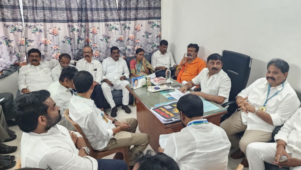 స్థానిక సంస్థల ఎన్నికలపై వైఎస్సార్సీపీ జిల్లా కోర్ కమిటీ భేటీ