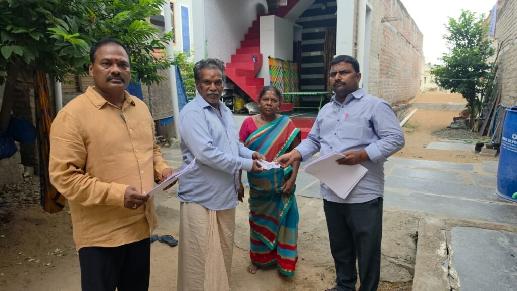 పేదల డబ్బు కాజేస్తే.. కమిషనర్‌ వేటు!