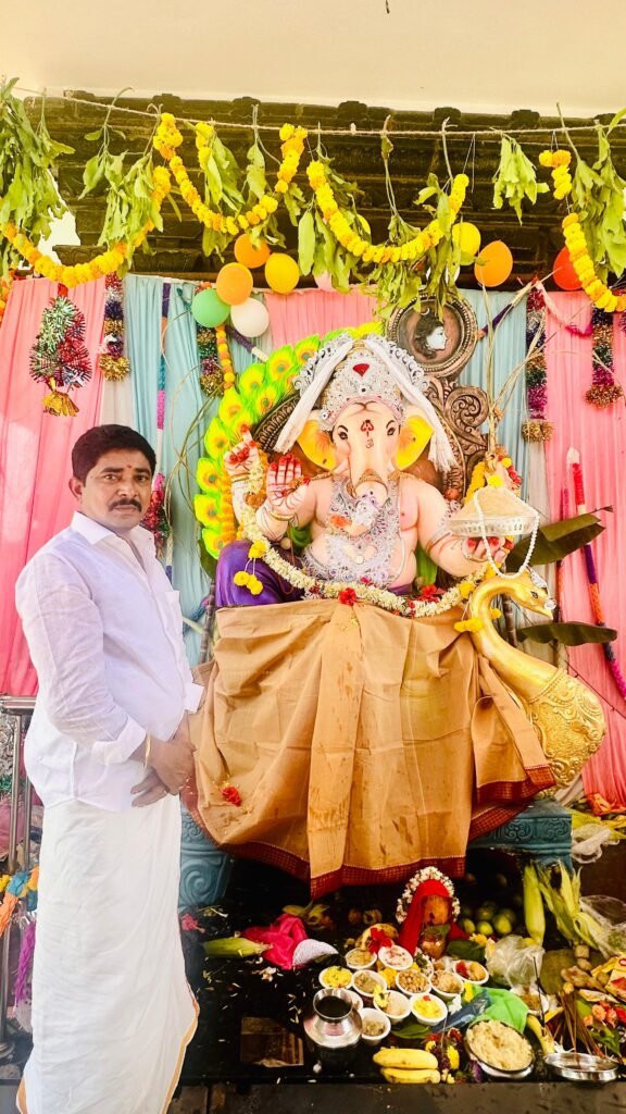 వినాయక చవితి వేడుకల్లో ప్రత్యేక పూజలు