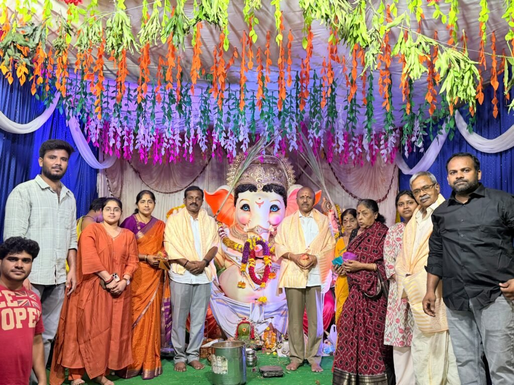 గణనాథుడి సన్నిధిలో మాజీ మున్సిపల్ ఛైర్మన్ ఆసం ..