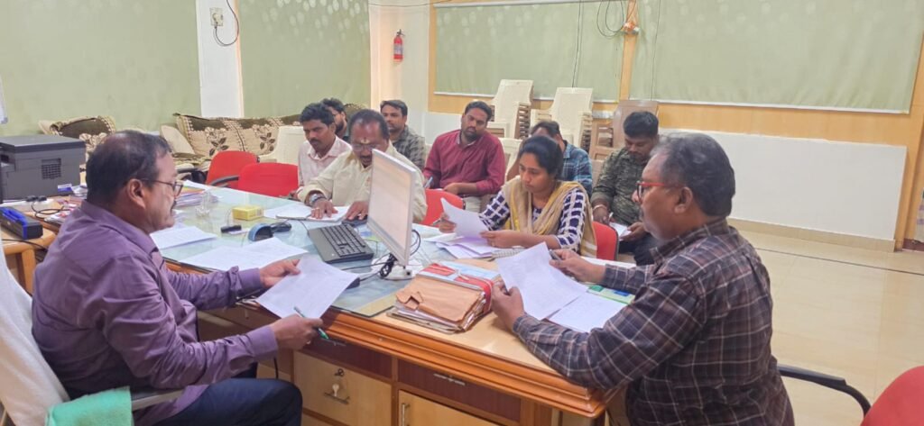 పోలింగ్ కేంద్రాల్లో మౌలిక వసతులు పక్కాగా కల్పించాలి