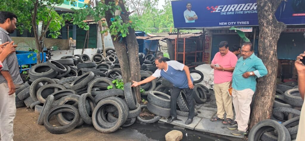 వర్షాలపై అప్రమత్తం.. నగరంలో కమిషనర్ విస్తృత తనిఖీలు