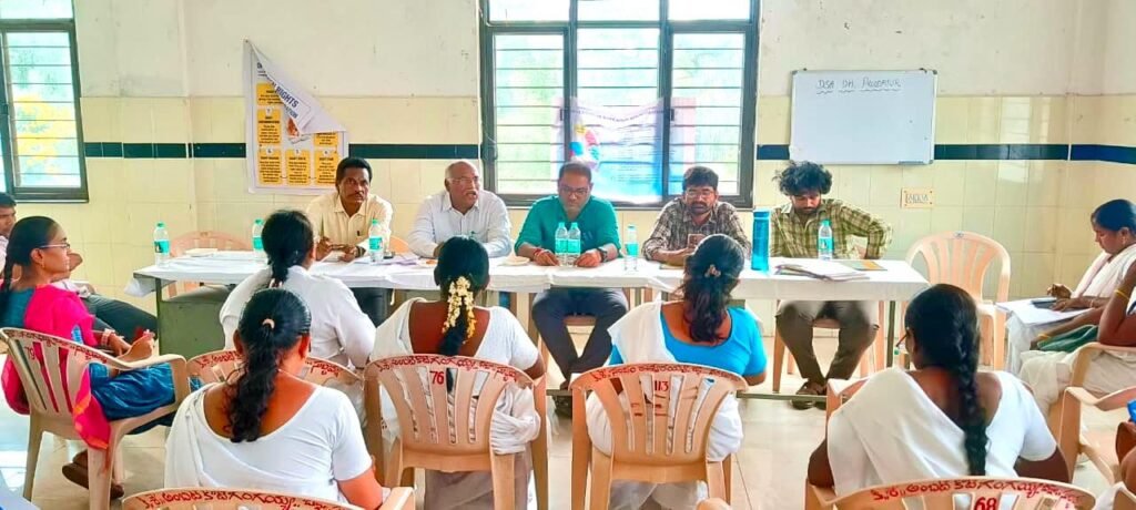 స్వర్ణ వార్డు సచివాలయంలో జిల్లా టాస్క్‌ఫోర్స్ తనిఖీలు