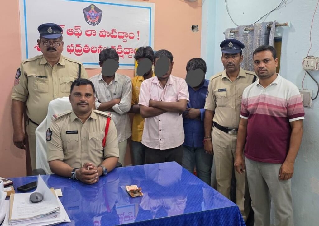 మట్కా స్థావరంపై వన్‌టౌన్ పోలీసుల మెరుపుదాడి