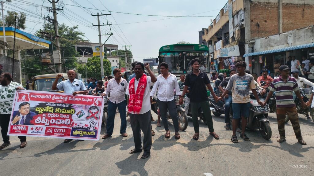 ఎన్నికల కమిషనర్‌ను సస్పెండ్ చేయాలి.. ప్రధాని మోదీ రాజీనామా చేయాలి