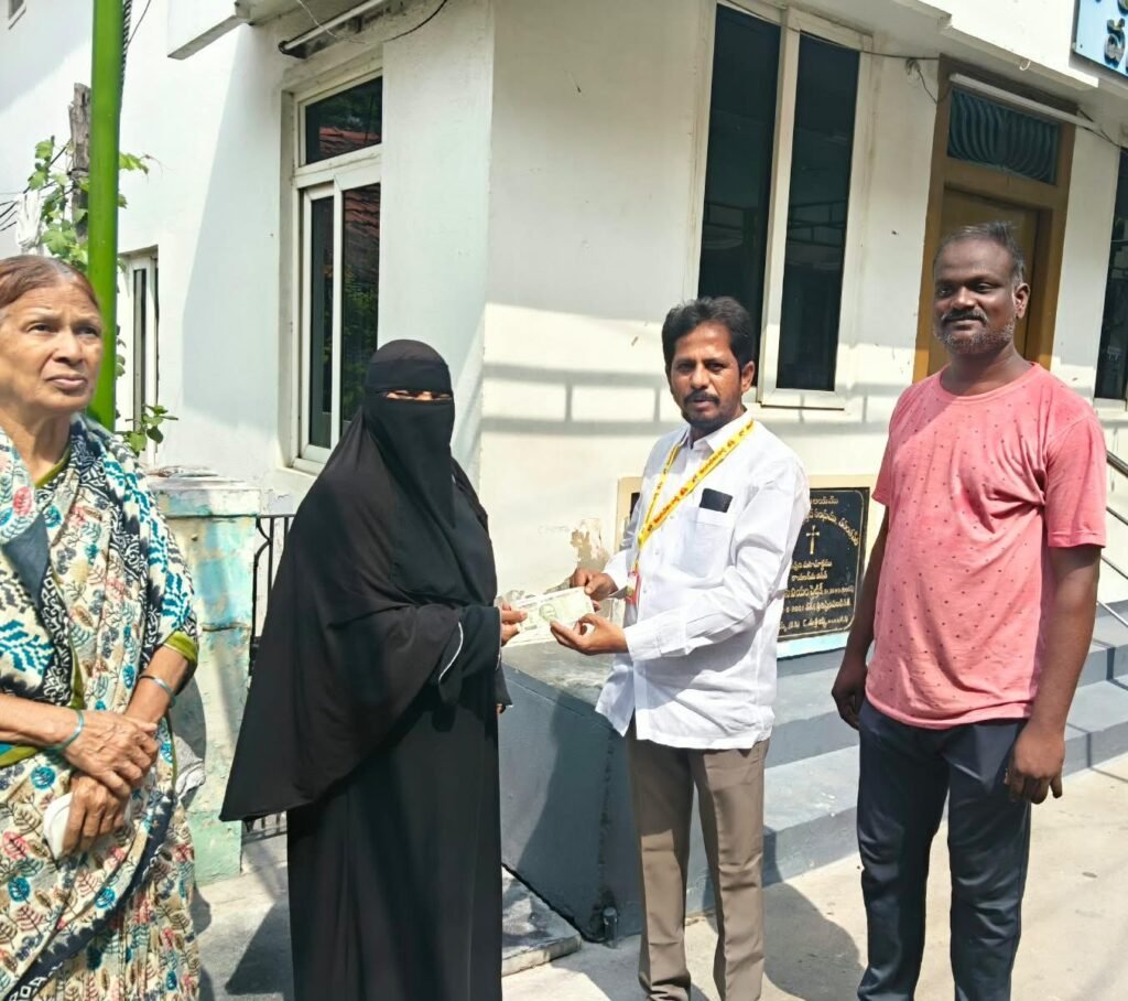 28వ సచివాలయ పరిధిలో ఇంటింటికీ ఎన్టీఆర్ భరోసా పెన్షన్లు